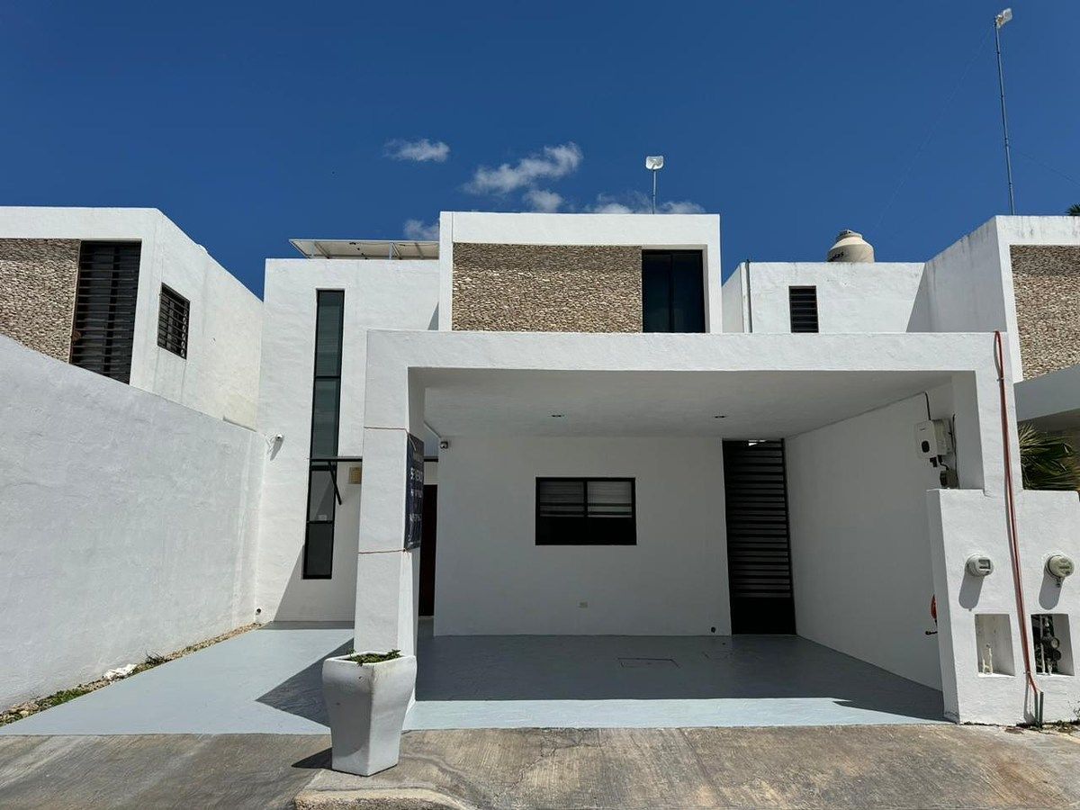 CASA EN VENTA TOTALMENTE EQUIPADA EN REAL MONTEJO A UNA CUADRA DEL CLUB, foto 1 de 25