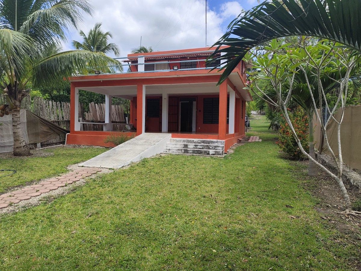 VENTA DE HERMOSA VILLA CON FRENTE DE LAGUNA EN BACALAR, foto 1 de 14