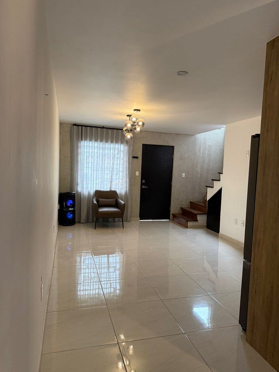 Casa em condomínio fechado em Residencial Alta California, Tlajomulco de Zúñiga, foto 2 de 14