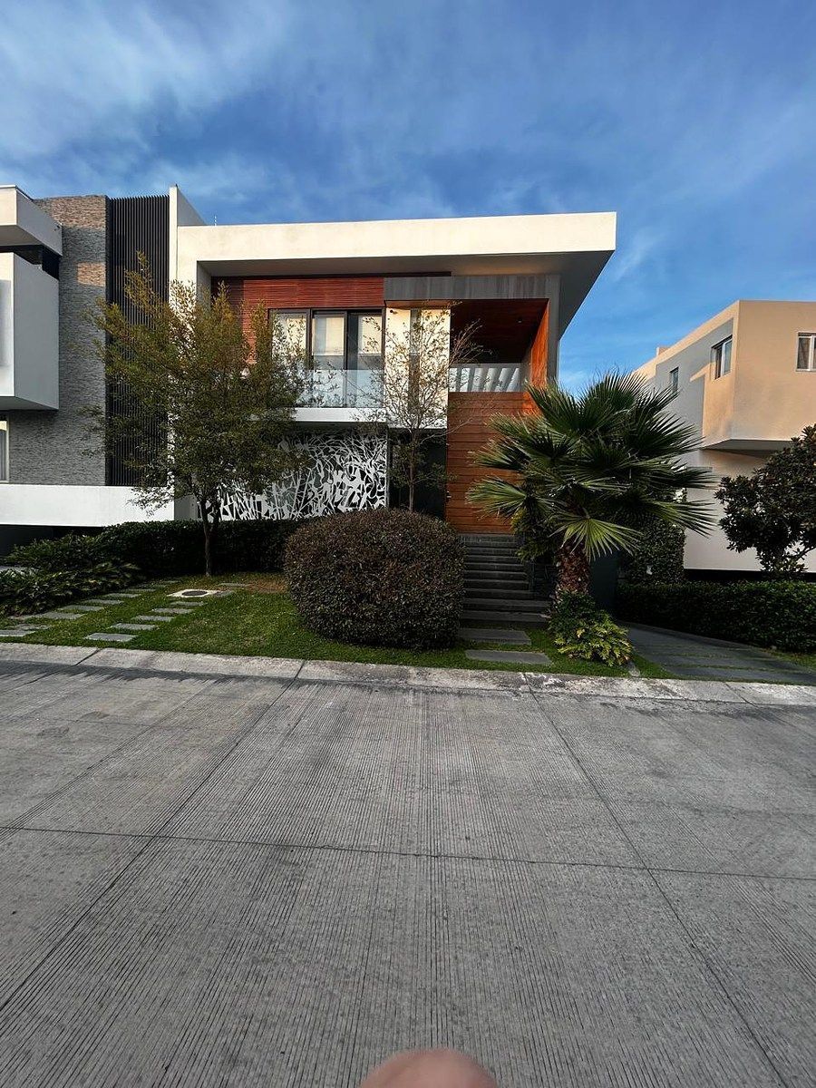House for sale door las lomas, photo 1 of 46