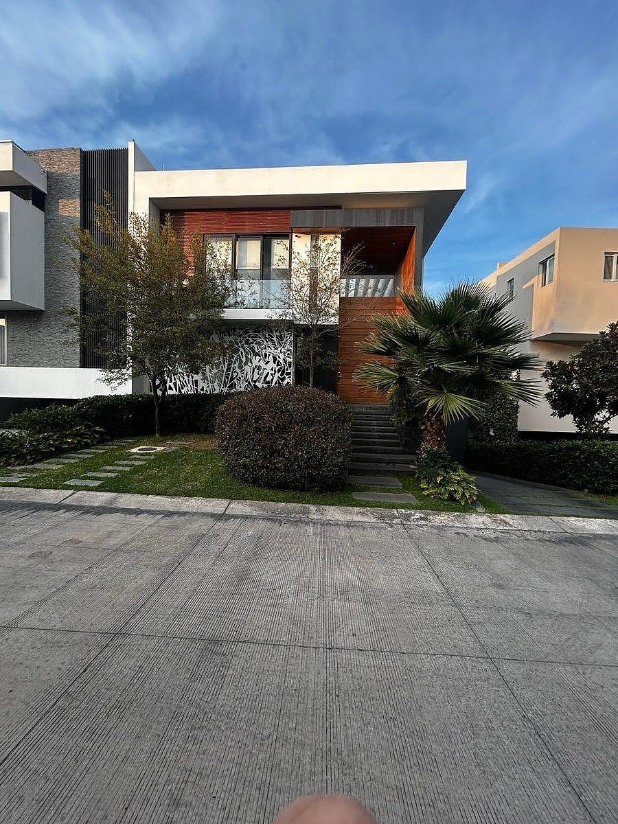 House in Gated Community in Puerta las Lomas, Zapopan, photo 2 of 46