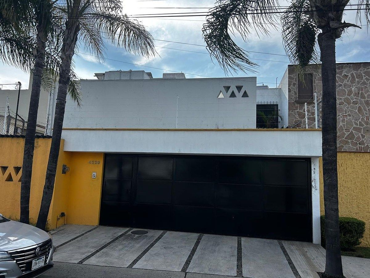 Casa à Venda na Cidade das Crianças, foto 1 de 39