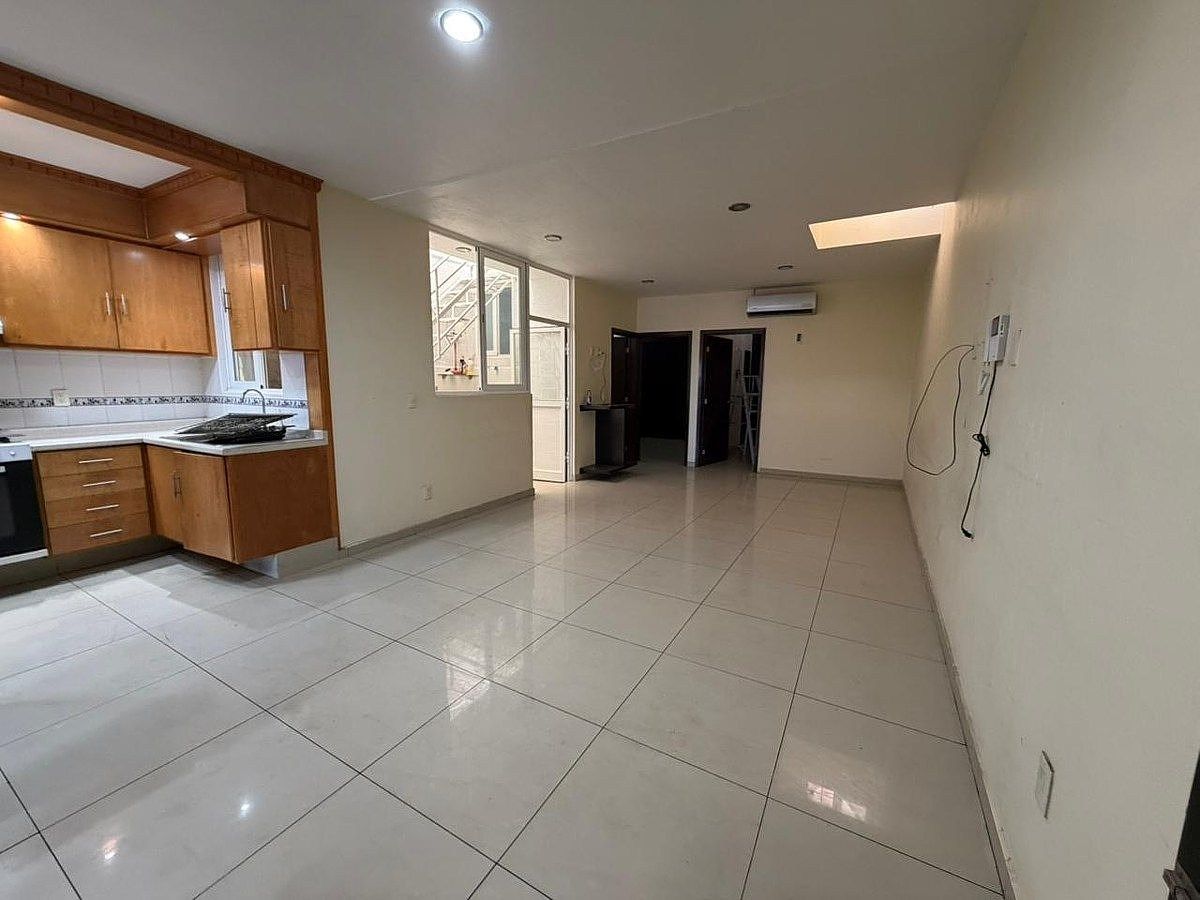 Casa em El Retiro, Guadalajara, foto 3 de 24