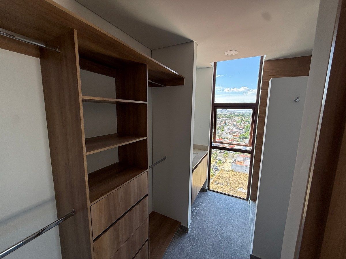 Walk in closet Recamara principal, photo 7 of 18
