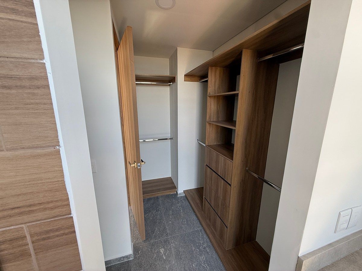 Walk in Closet recamara principal, photo 9 of 18