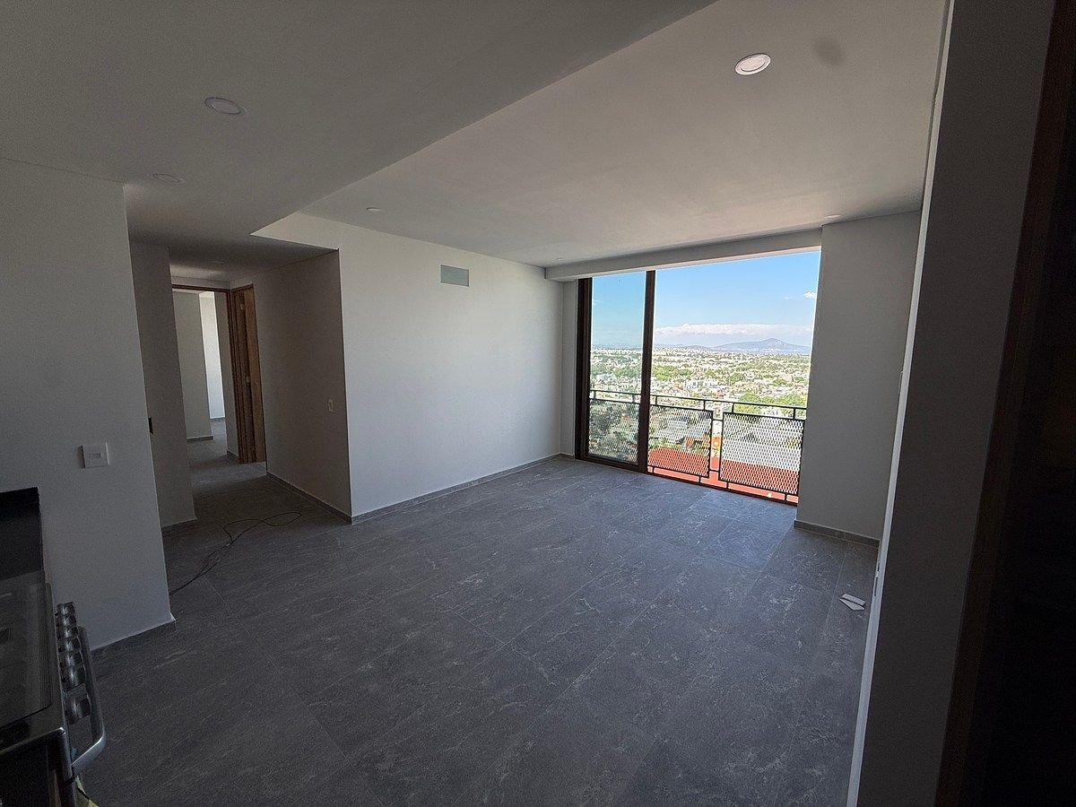 sala/comedor, photo 1 of 18
