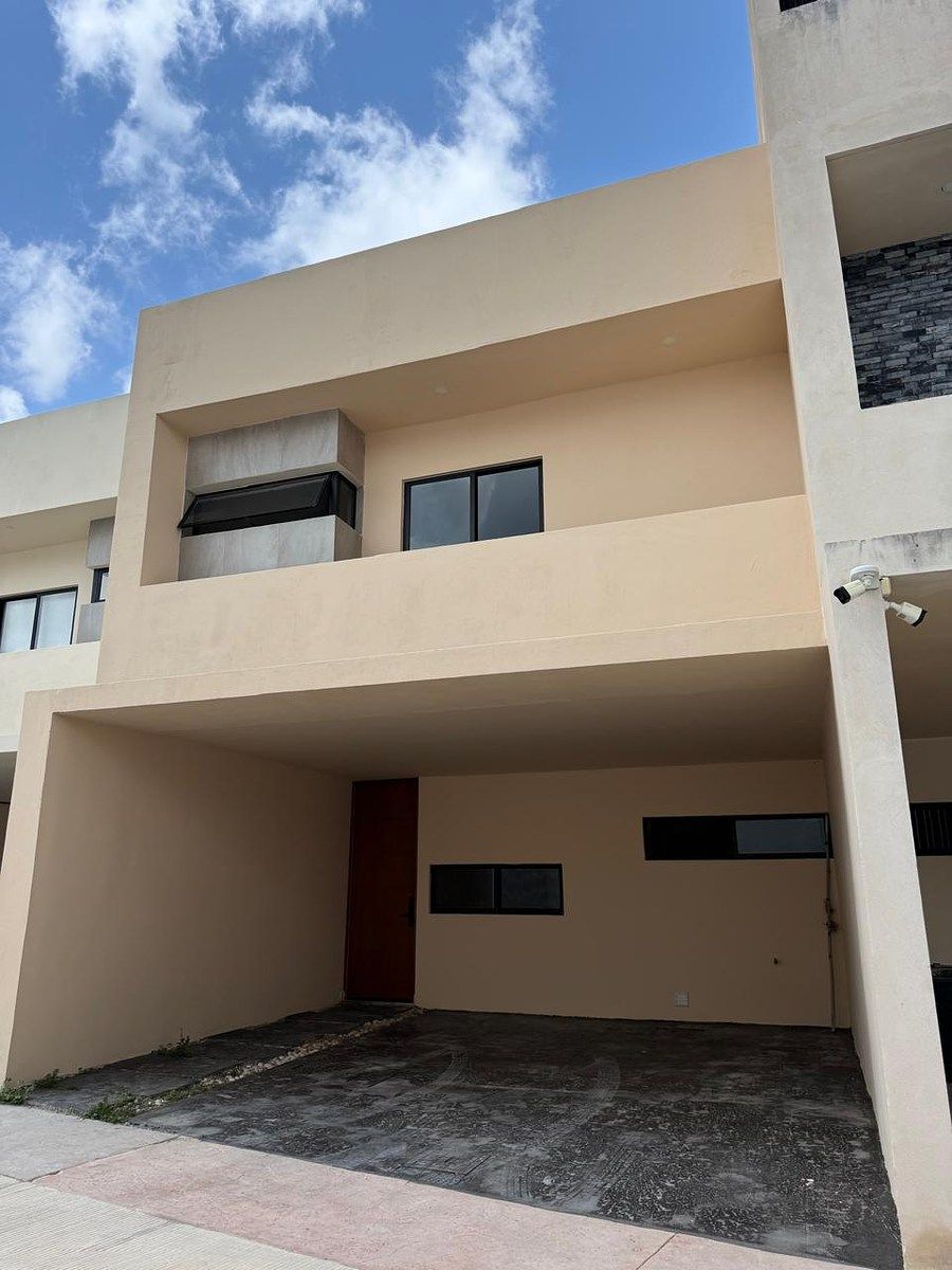 Townhouse en Temozón Norte con rooftop, photo 1 of 10