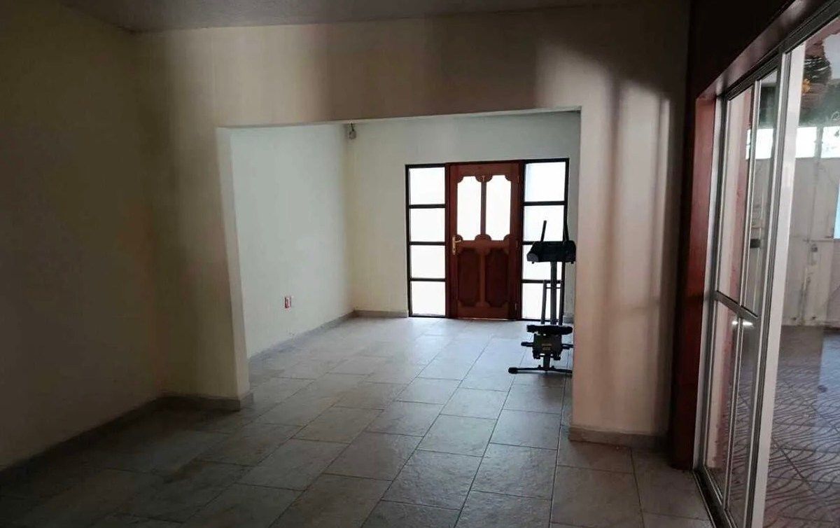 Casas à Venda, Bairro Portales, foto 1 de 32