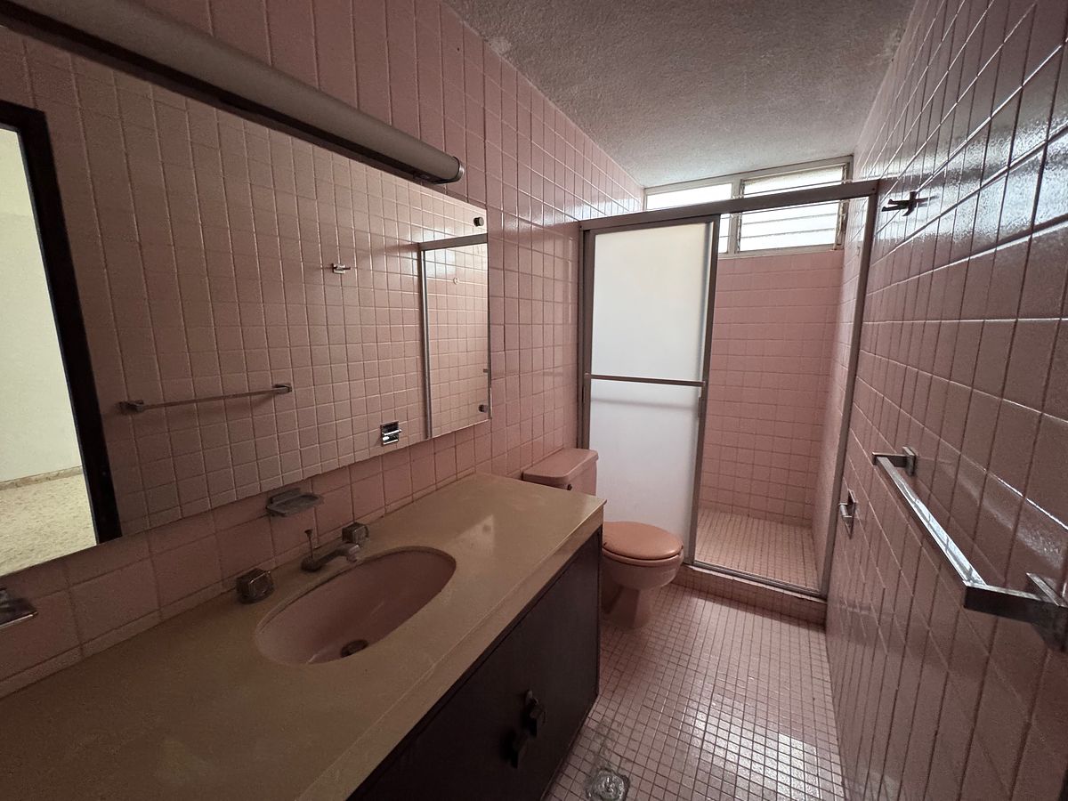 Baño recámara principal, photo 10 of 18