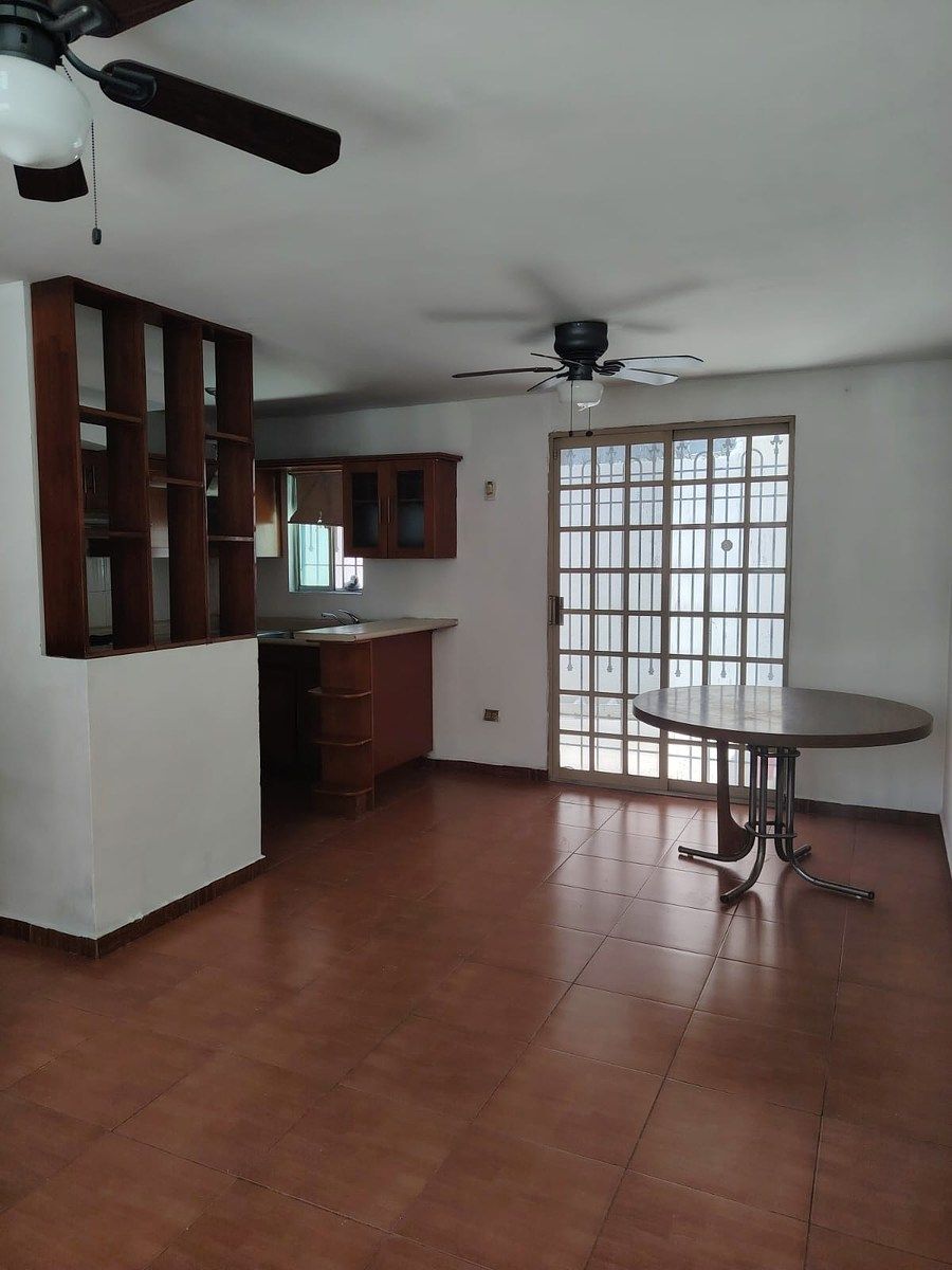 Casa em Valle de las Palmas IV, Apodaca, foto 2 de 12