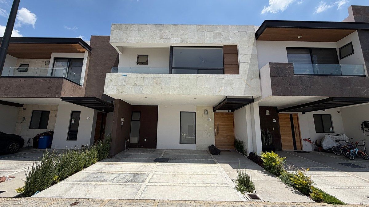 CASA EN VENTA EN LOMAS DE ANGELOPOLIS PUEBLA, foto 1 de 42