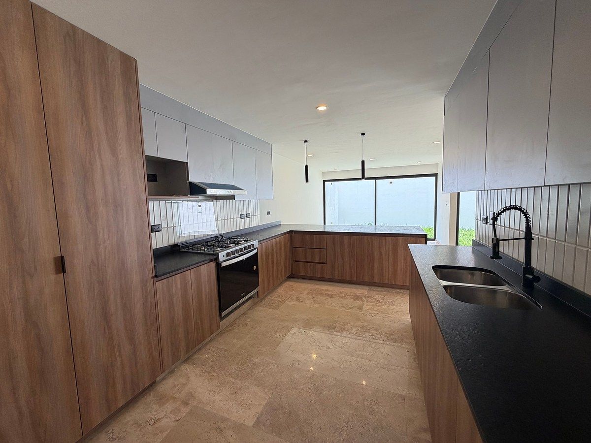 Casa en venta Villamagna 1a sec, photo 1 of 25