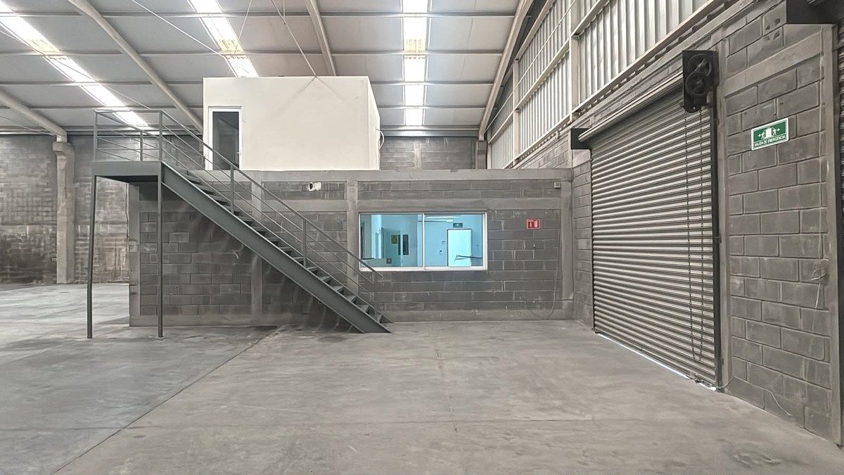 Industrial Warehouse in Parque 300, Santa Catarina, photo 8 of 12