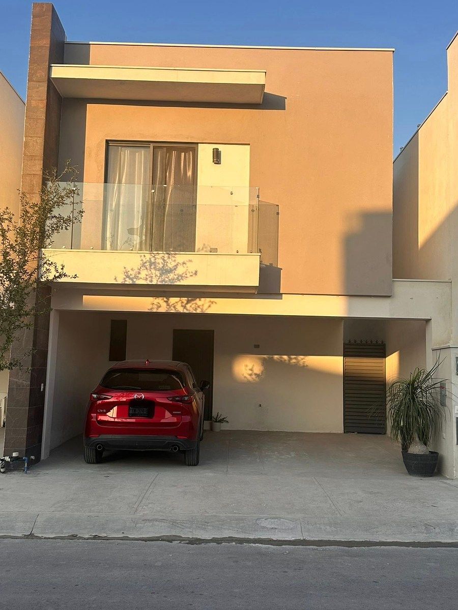 Casa en Residencial Santuario, García, foto 2 de 13