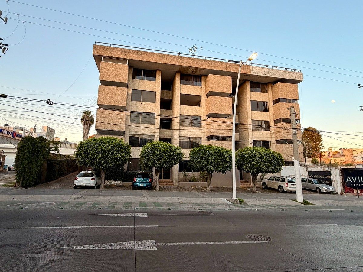 DEPARTAMENTO EN VENTA SOBRE AV. ÁVILA CAMACHO, ZAPOPAN, photo 1 of 19