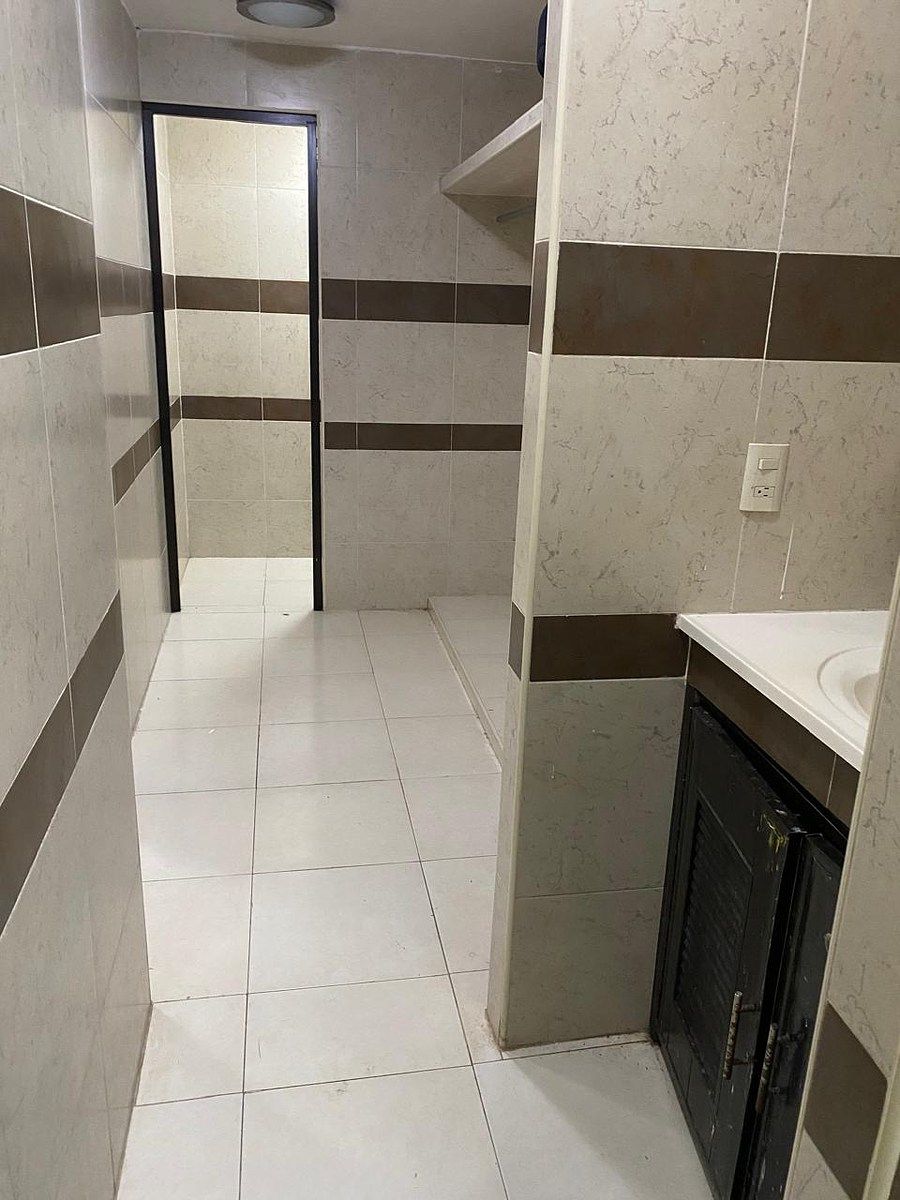 Baño completo, clóset vestidor, rec principal, photo 8 of 10
