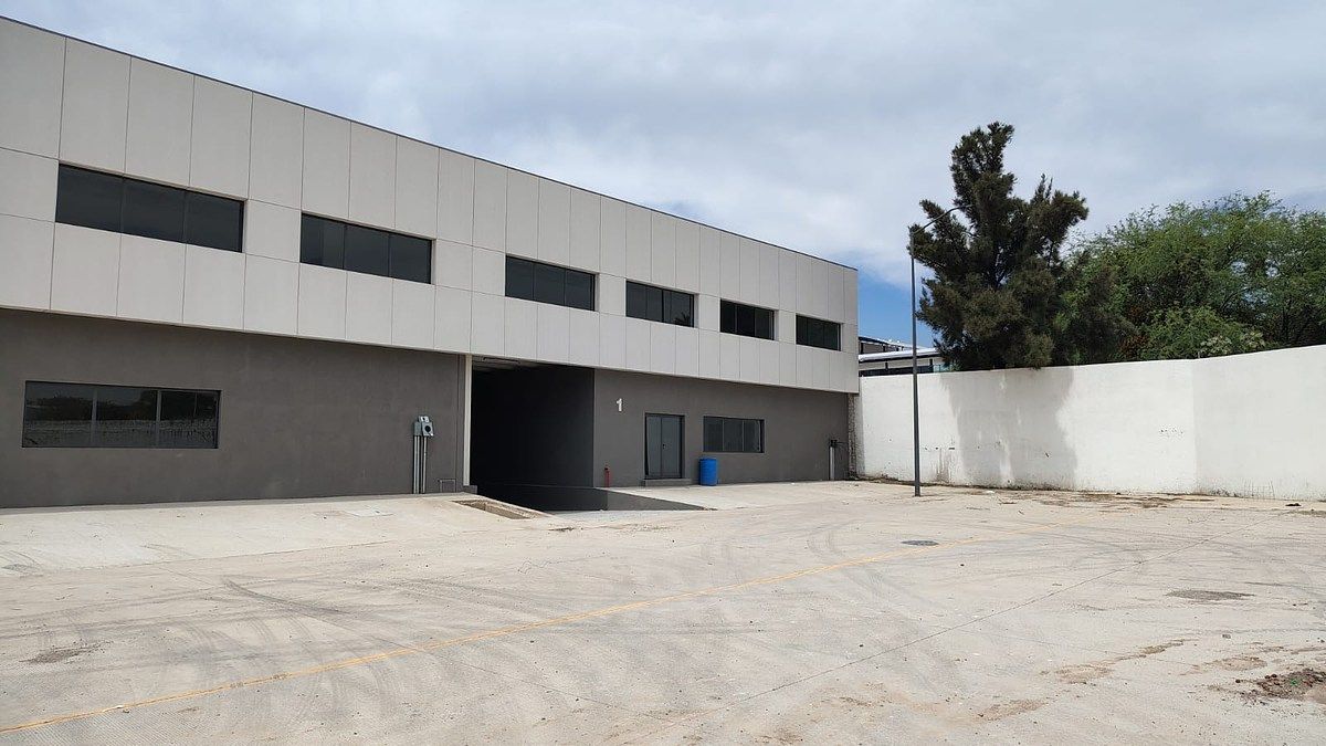 Industrial Warehouse in San José del Quince, El Salto, photo 2 of 15