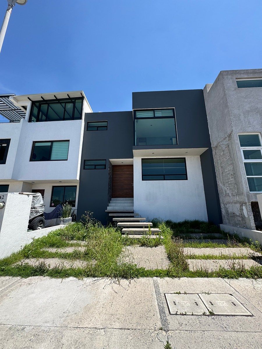 Casa de oportunidad en Venta, foto 1 de 18