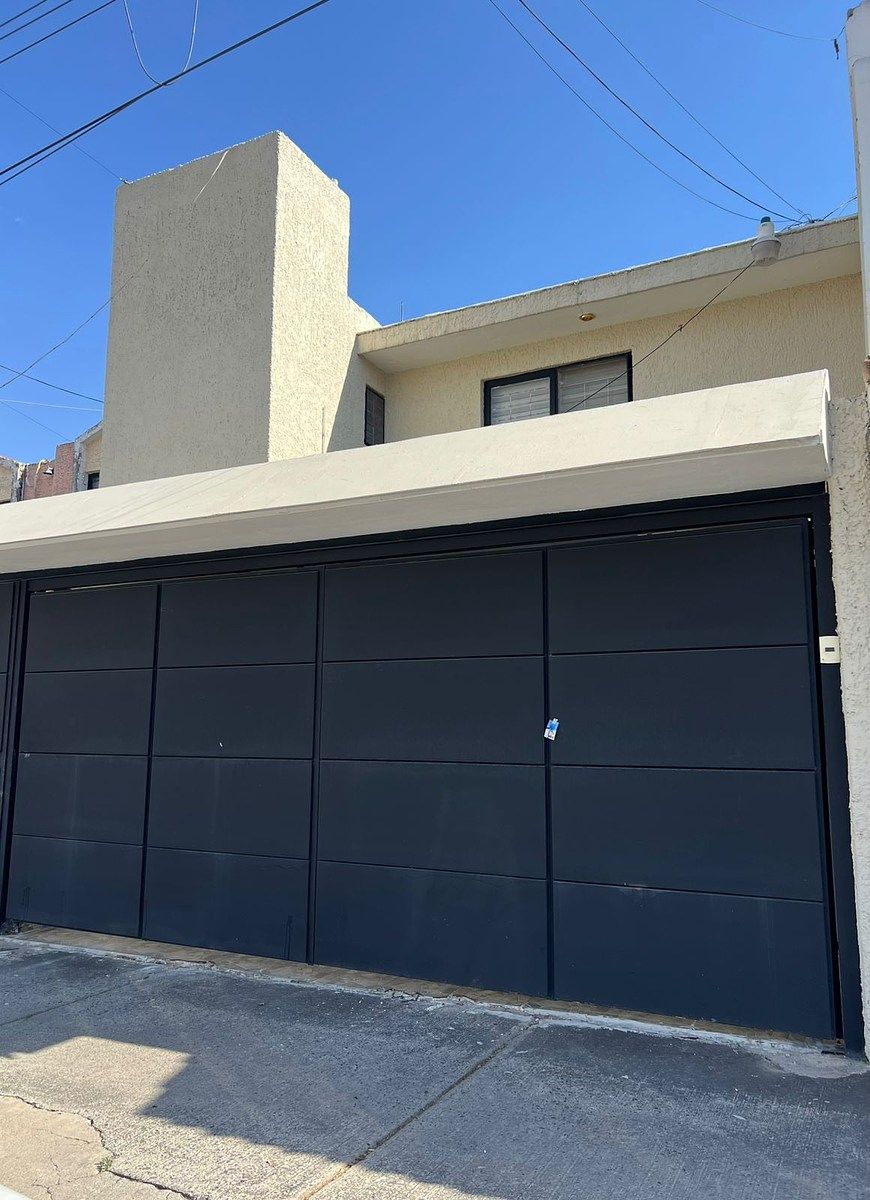 House for Rent - La Estancia, photo 1 of 18