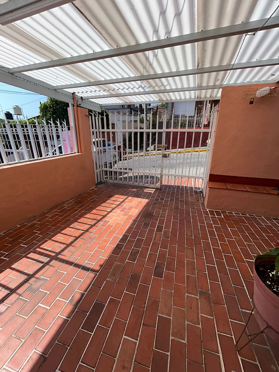 Casa na Col. Margarita Maza de Juarez, foto 1 de 22