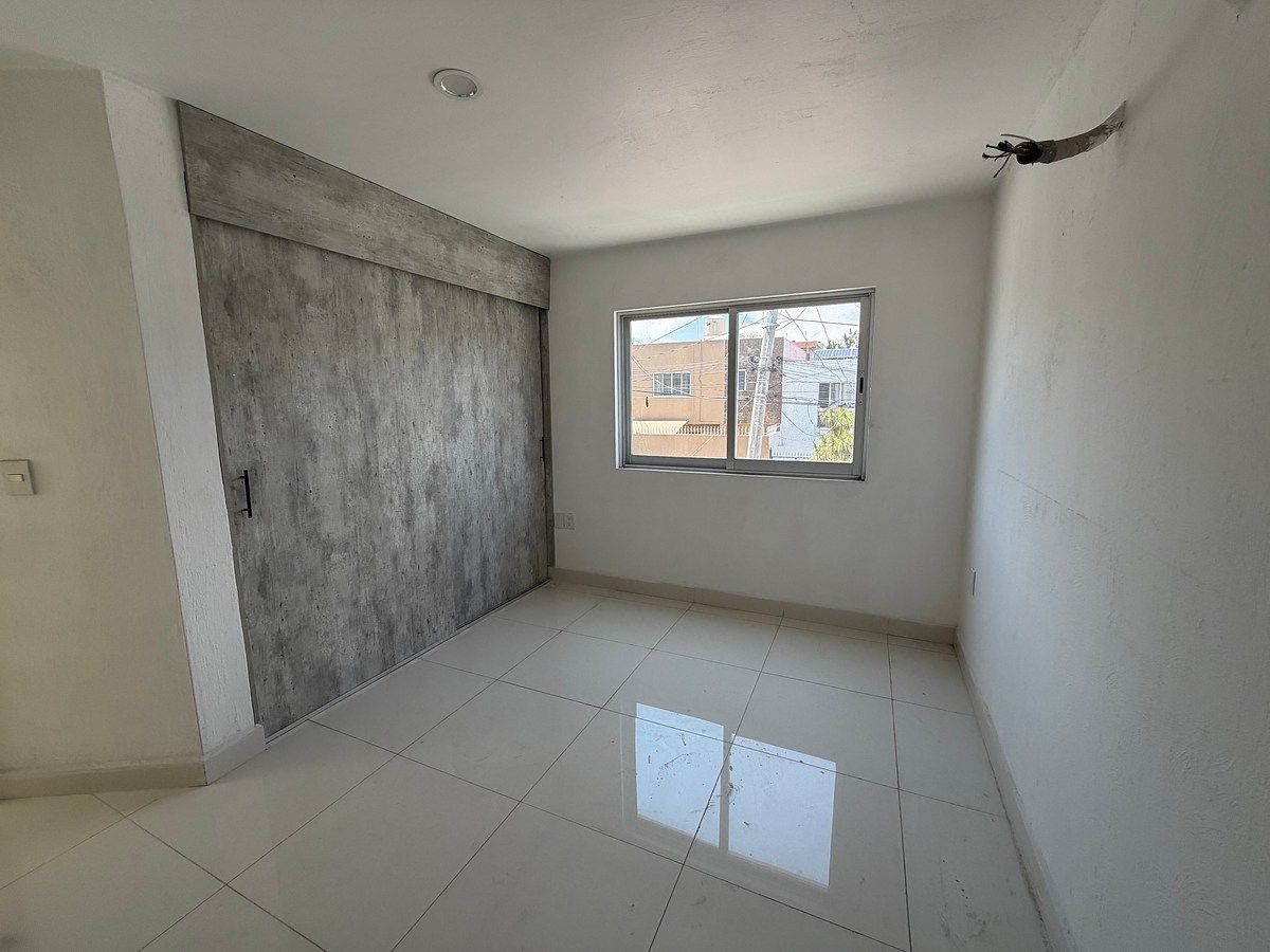 Casa en Jardines Del Sol, Zapopan, foto 14 de 35