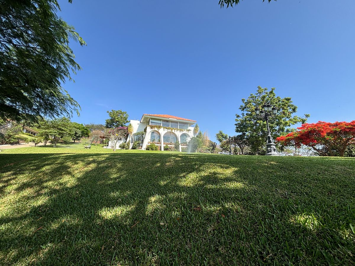 RANCHO ESPECTACULAR, photo 1 of 46