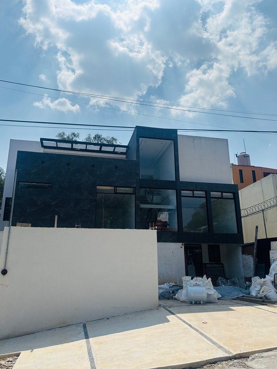 Hermosa Casa Remodelada en Venta en Satélite, foto 1 de 14