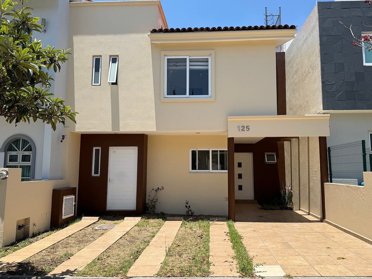 CASA EN RENTA EN LA CIMA, ZAPOPAN, JAL., foto 1 de 12