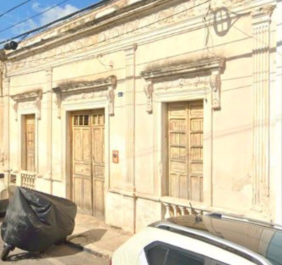 Casa para remodelar cerca del Parque de Santa Ana, foto 1 de 2
