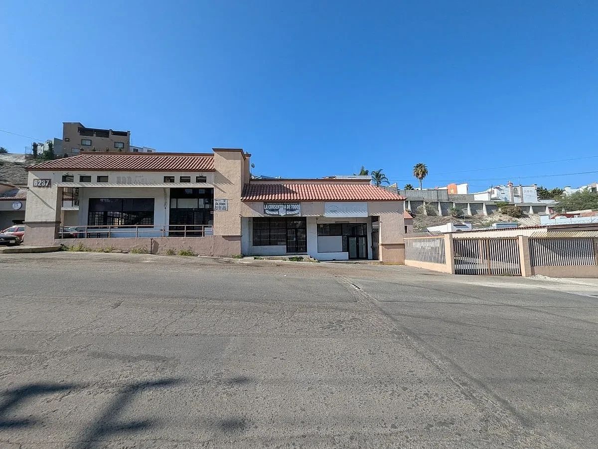 LOCAL COMERCIAL EN VENTA | PLAZA JARDINES DE AGUA CALIENTE, photo 1 of 7