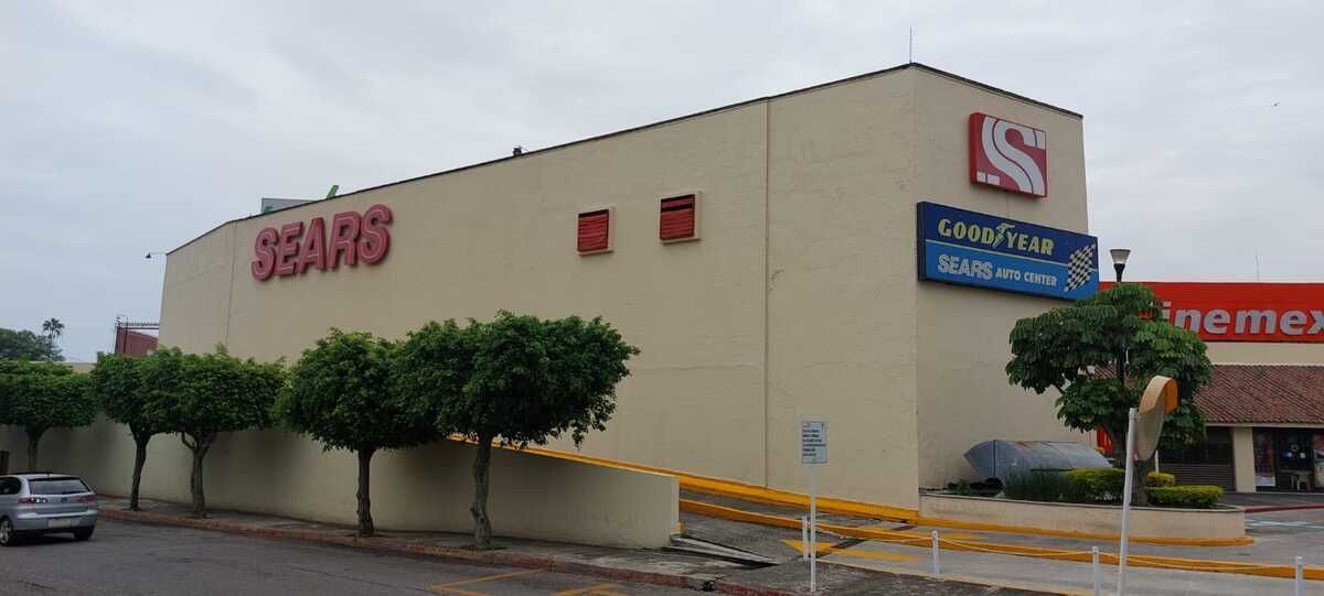 LOCAL EN PLAZA CUERNAVACA, foto 1 de 10