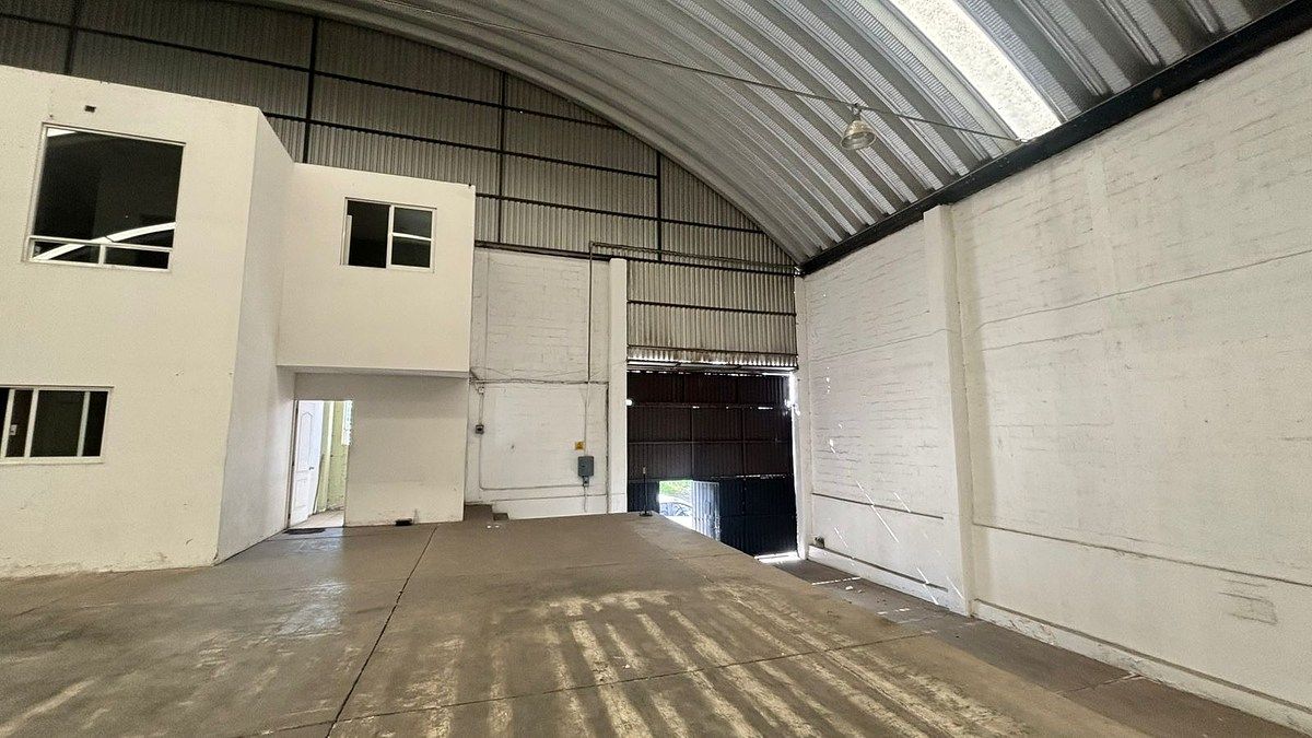 Industrial Warehouse in Cuautlancingo, Puebla, photo 2 of 14