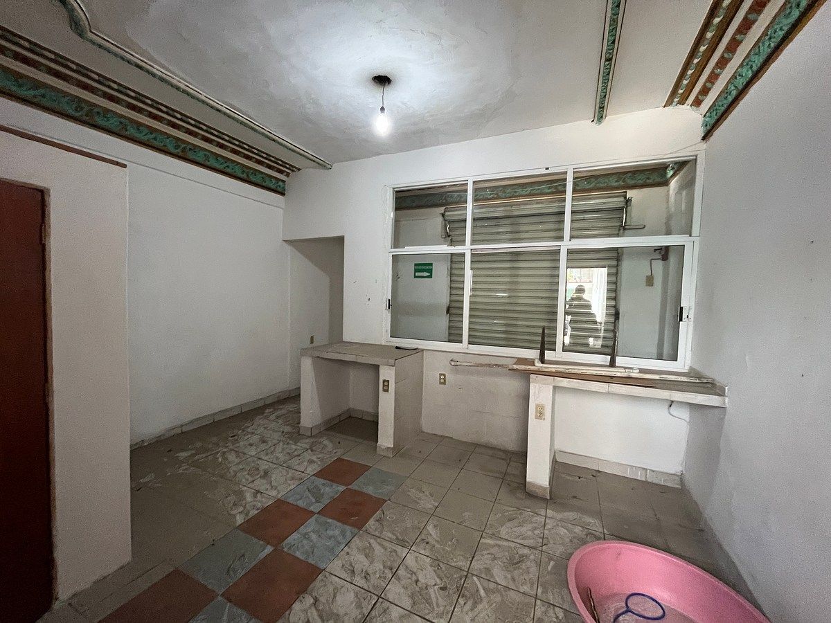 Casa con uso de suelo mixto en VENTA. Ideal para desarrollar, photo 1 of 4