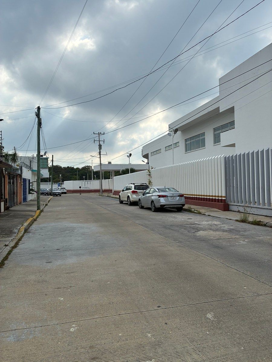 Costado del hospital Pemex, foto 8 de 10
