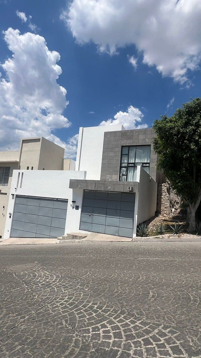 CASA EN VENTA EN MILENIO III, photo 1 of 43