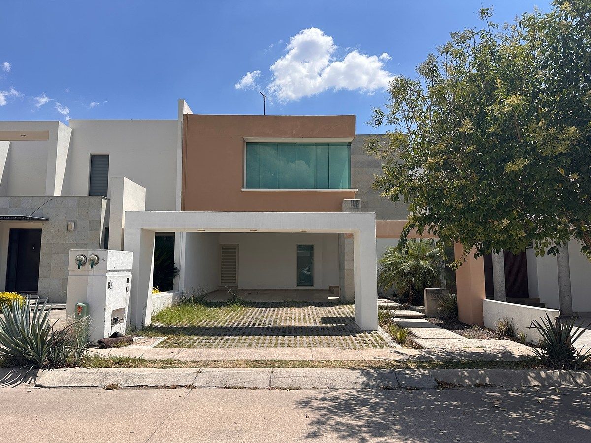 CASA EN RENTA AMUEBLADA EN VILLAS BONATERRA (AMPLIO JARDIN), foto 1 de 27