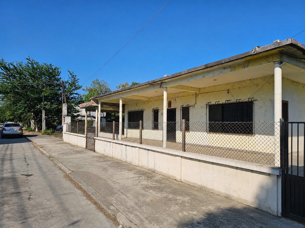 Casa con terreno a 15 minutos de la playa., photo 1 of 6