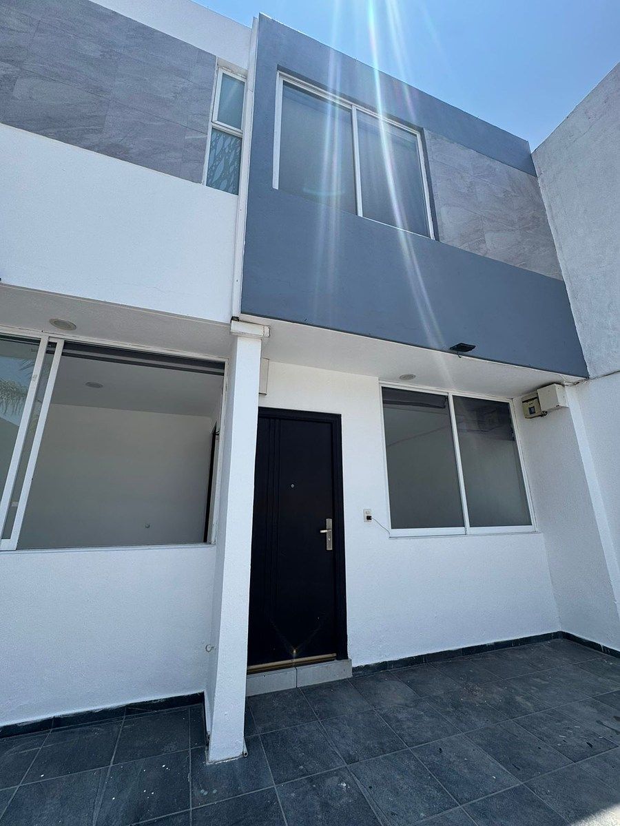 CASA EN VENTA EN EL FORTIN MARIANO OTERO, foto 1 de 27