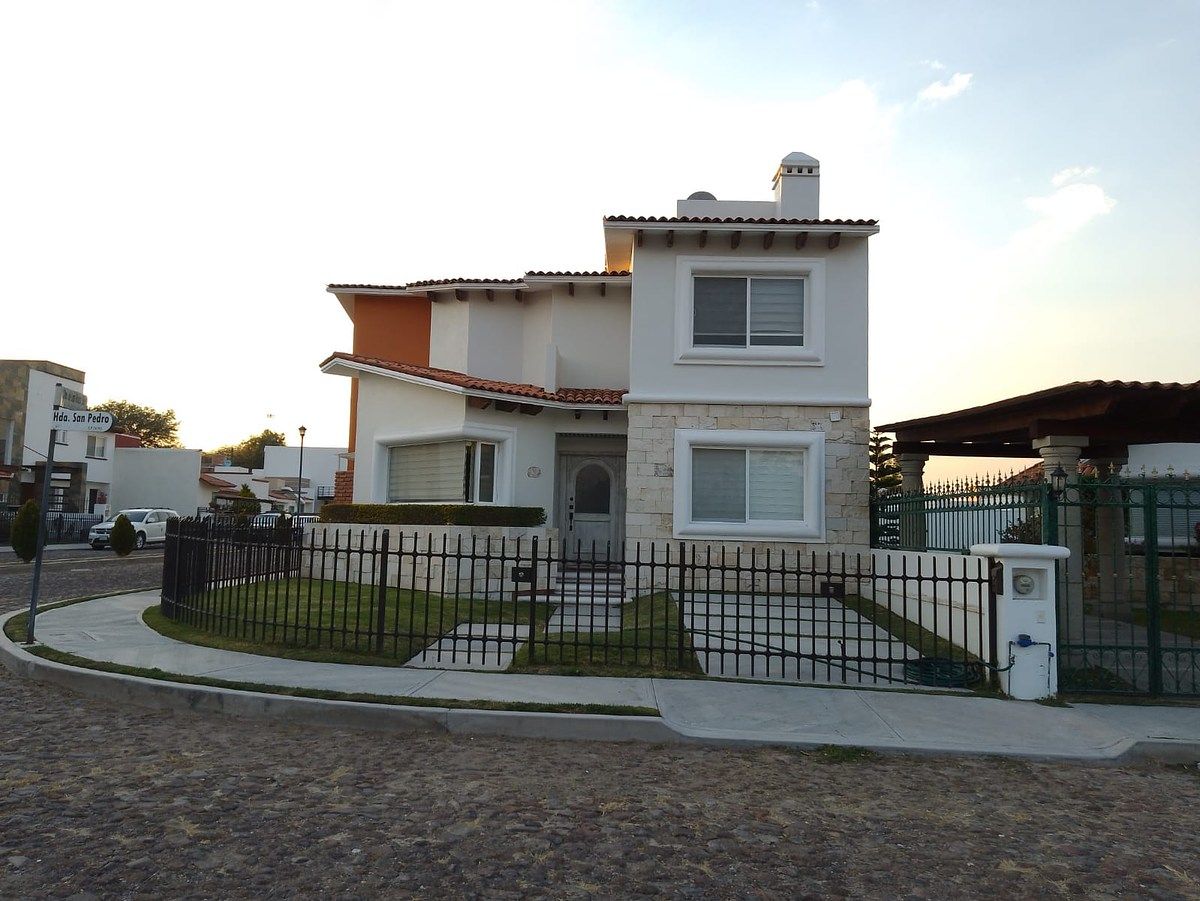 House in Fraccionamiento Residencial Haciendas de Tequisquiapan, Tequisquiapan, photo 3 of 17