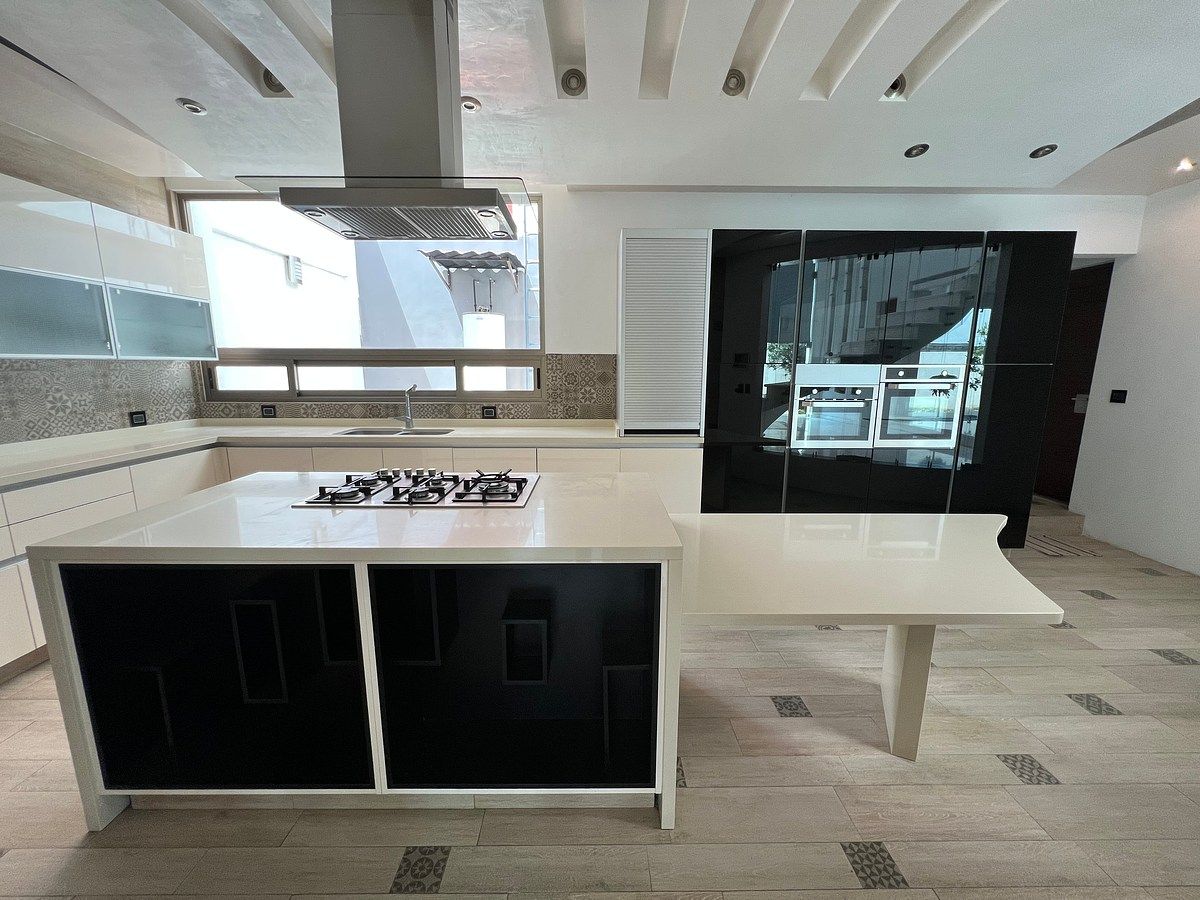Cocina equipada con isla, foto 8 de 22