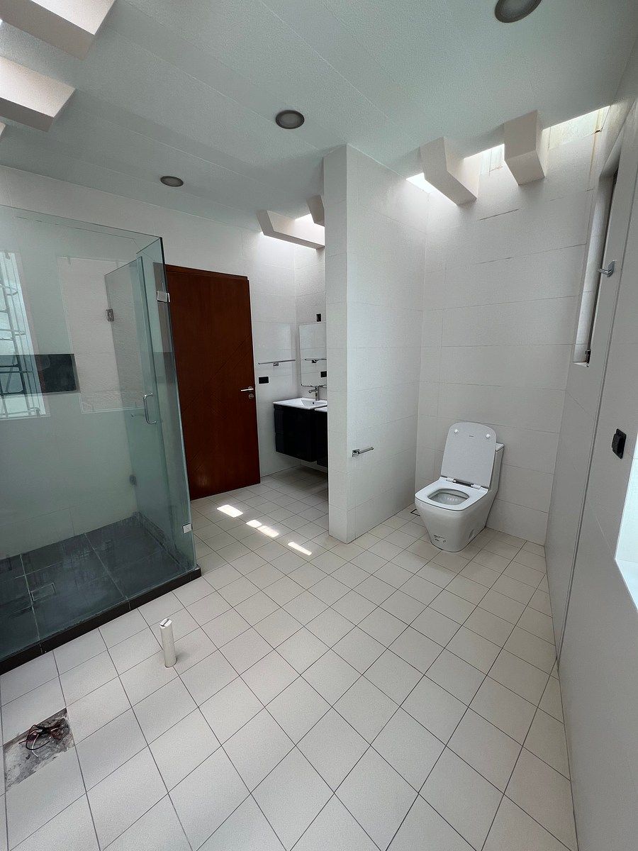 Baño de recámara principal, foto 16 de 22