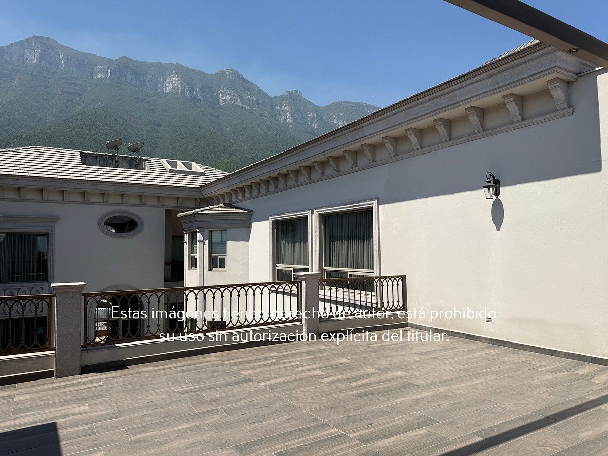 RESIDENCIA DE LUJO CON ELEVADOR, ALBERCA Y GIMNASIO PRIVADO, foto 24 de 24