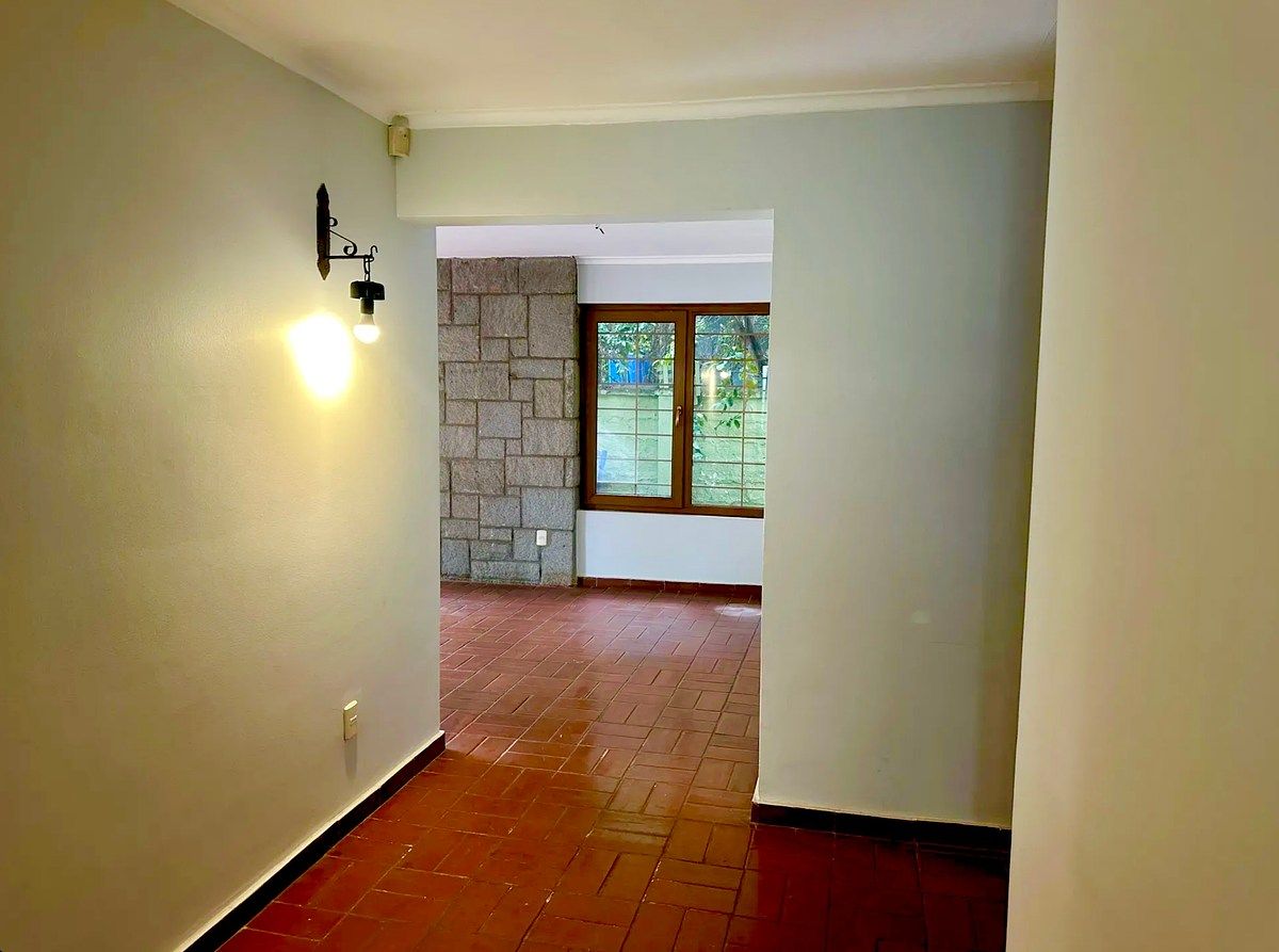 Casa 1 Piso | La Reina | Colindante Prince of Wales Country Club | 3D · 2B ·