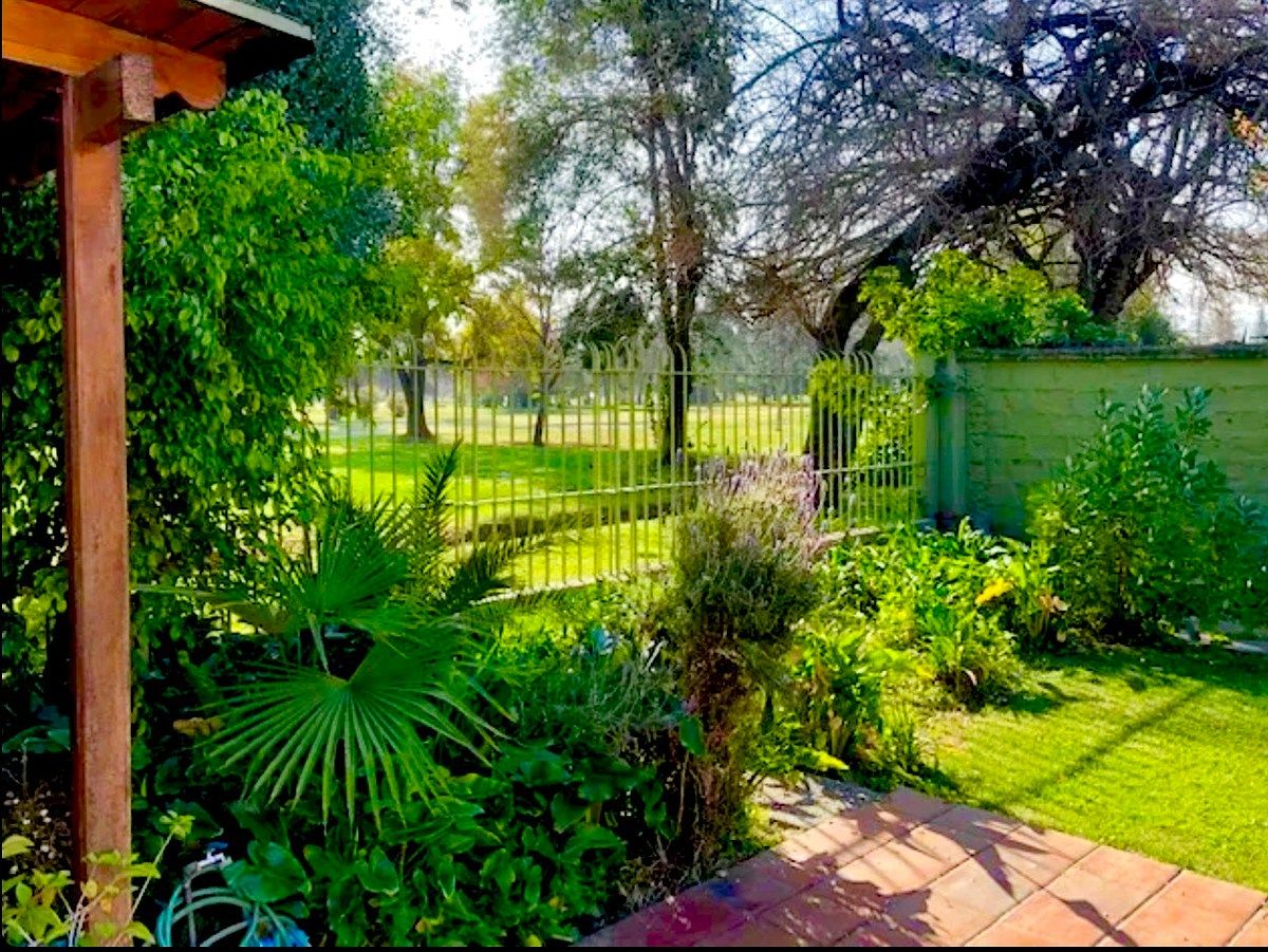 Casa 1 Piso | La Reina | Colindante Prince of Wales Country Club | 3D · 2B ·