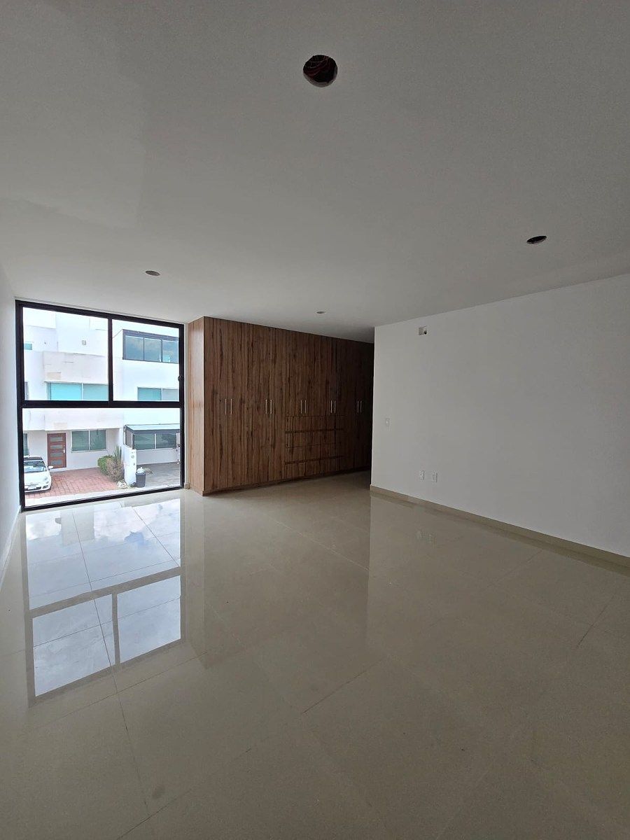 House in Gated Community in Residencial el Refugio, Querétaro, photo 6 of 11