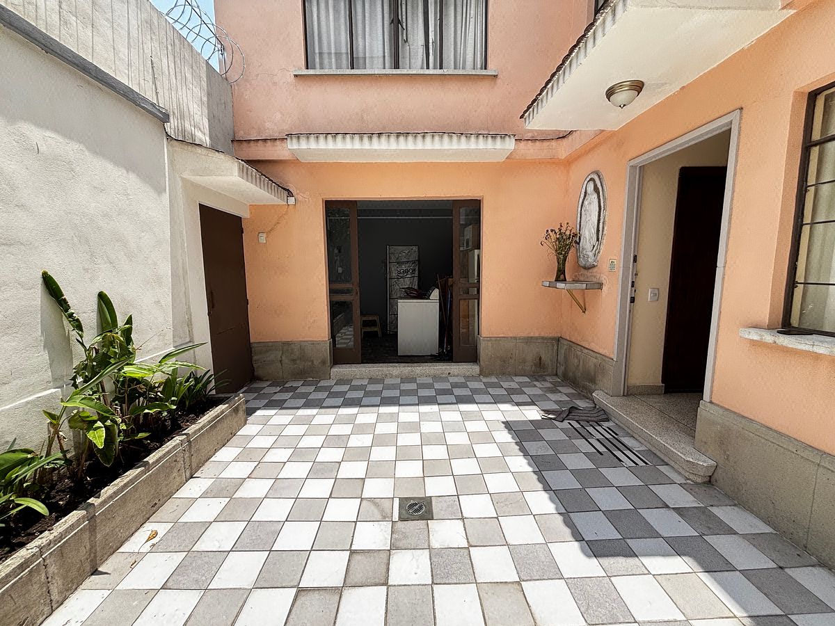 House in Viejo Ejido de Santa Ursula Coapa, Coyoacán, photo 3 of 27