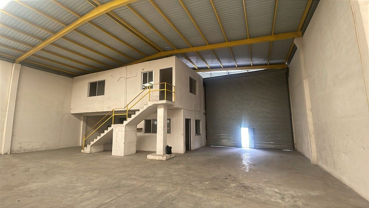 Commercial Storage Unit in Moderna, Monterrey, photo 2 of 9