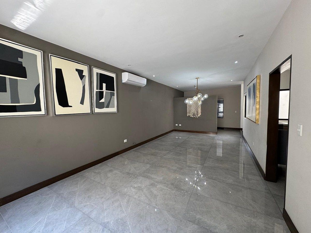 Casa em Cumbres Providencia, Monterrey, foto 3 de 20