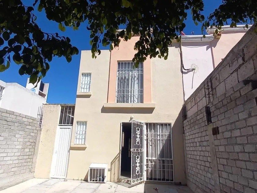 Casa en renta amueblada en Fraccionamiento Pueblito Colonial, foto 1 de 18