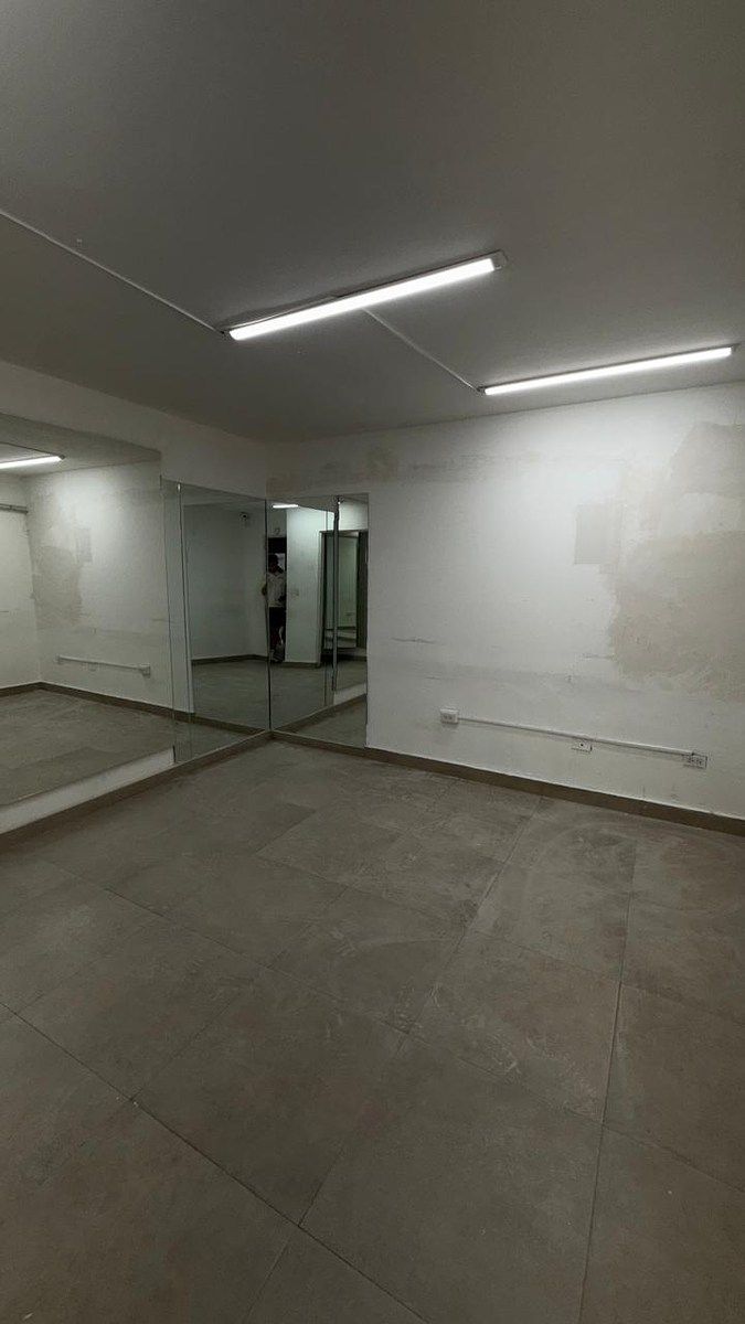 Local comercial en Del Valle, San Pedro Garza García, foto 4 de 5